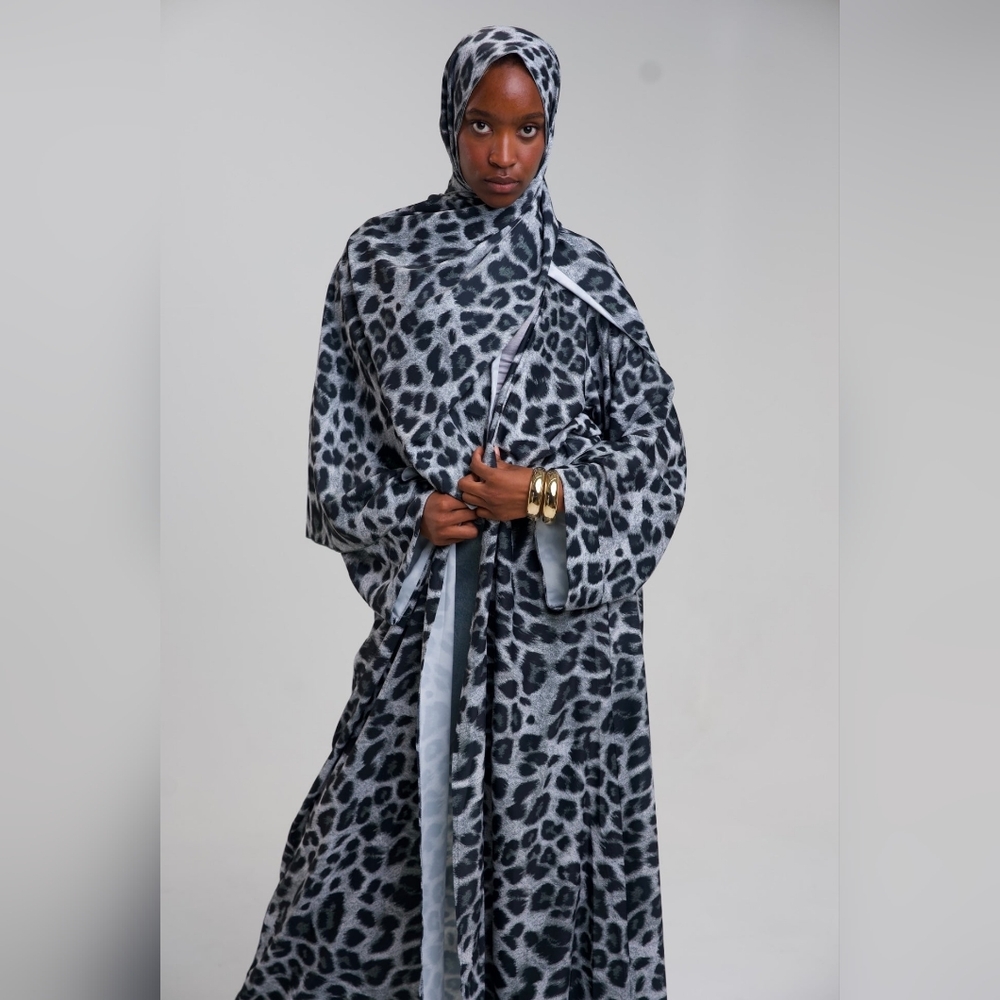 Leopard Print Open Abaya Set in Silver